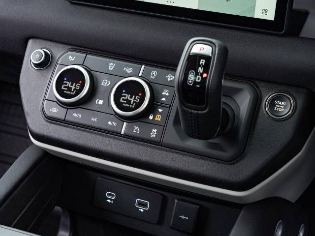 ROVER DEFENDER 2023-03 186819-3