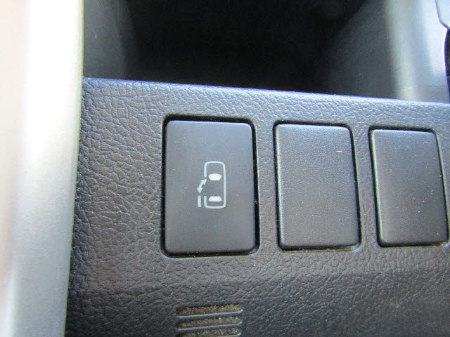 Toyota NOAH 2010-10 27614-5