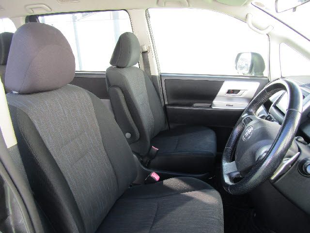 Toyota NOAH 2010-10 27614-9