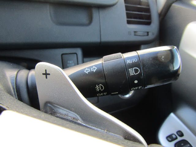 Toyota NOAH 2010-10 27614-23