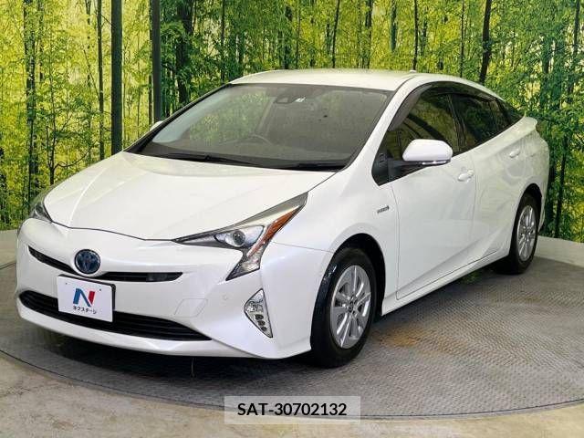 Toyota PRIUS 2017-08 348021-14