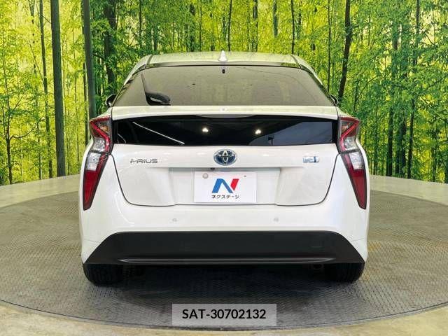 Toyota PRIUS 2017-08 348021-13