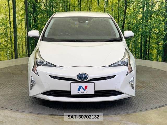 Toyota PRIUS 2017-08 348021-12