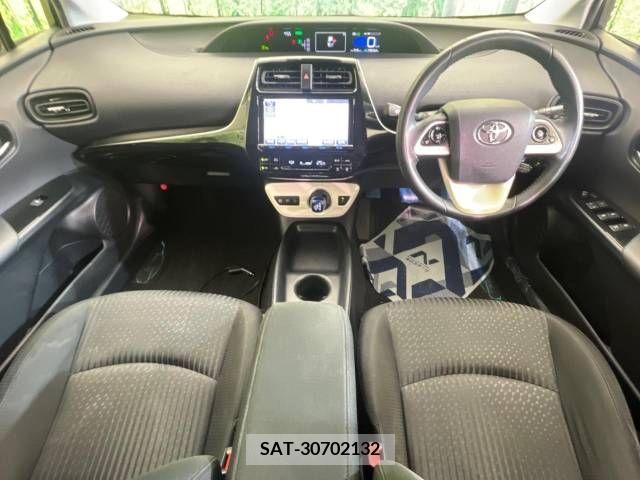 Toyota PRIUS 2017-08 348021-1