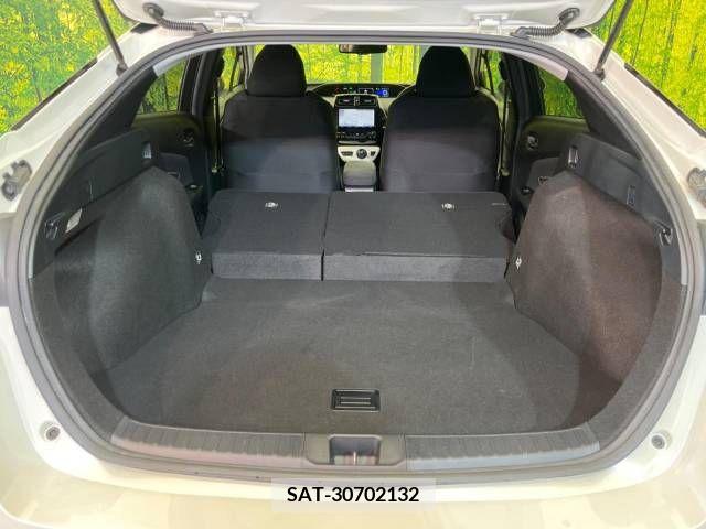 Toyota PRIUS 2017-08 348021-9
