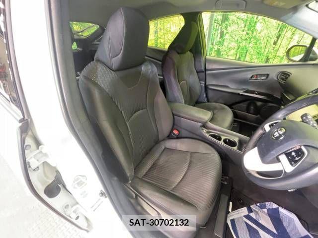 Toyota PRIUS 2017-08 348021-7