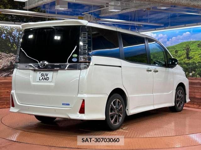 Toyota VOXY 2019-04 289209-18