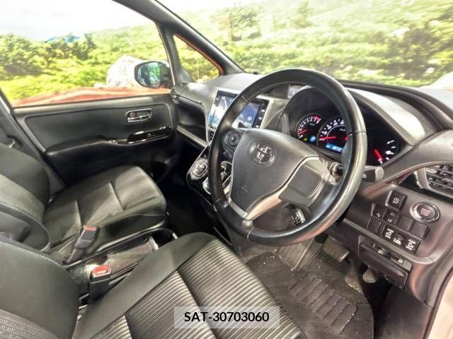 Toyota VOXY 2019-04 289209-8