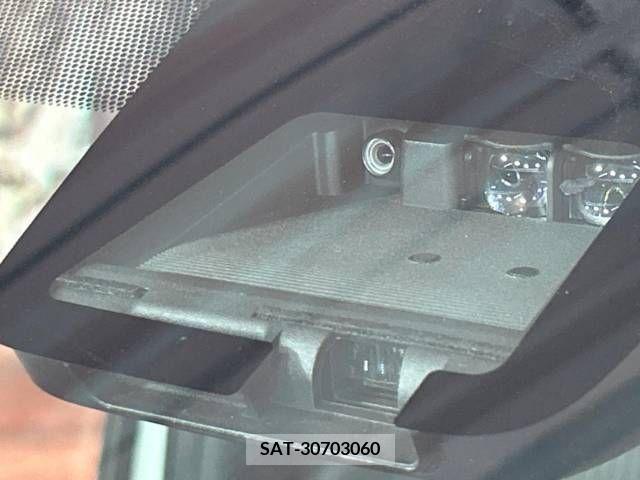 Toyota VOXY 2019-04 289209-2