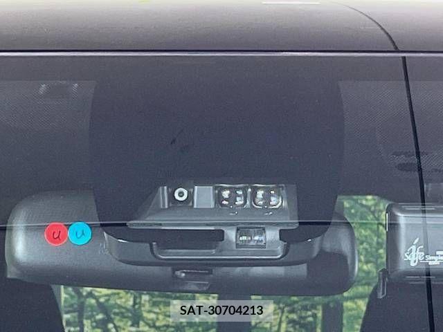Toyota VOXY 2018-02 321560-5