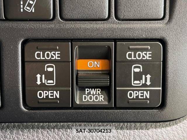 Toyota VOXY 2018-02 321560-3