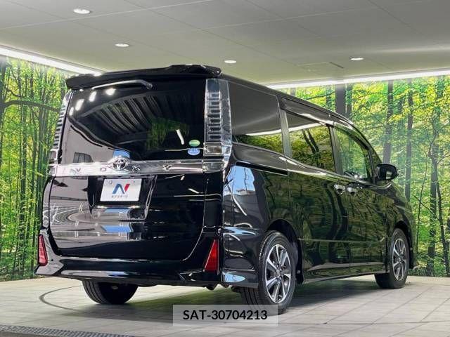 Toyota VOXY 2018-02 321560-18