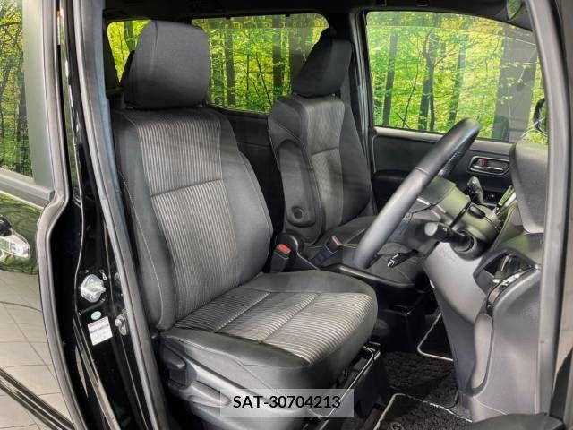 Toyota VOXY 2018-02 321560-8