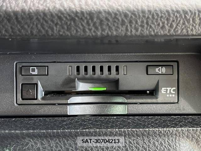 Toyota VOXY 2018-02 321560-7