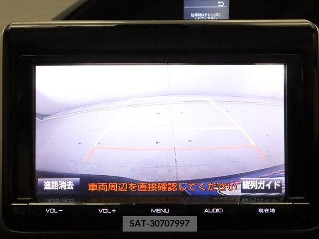 Toyota NOAH 2016-01 365097-13