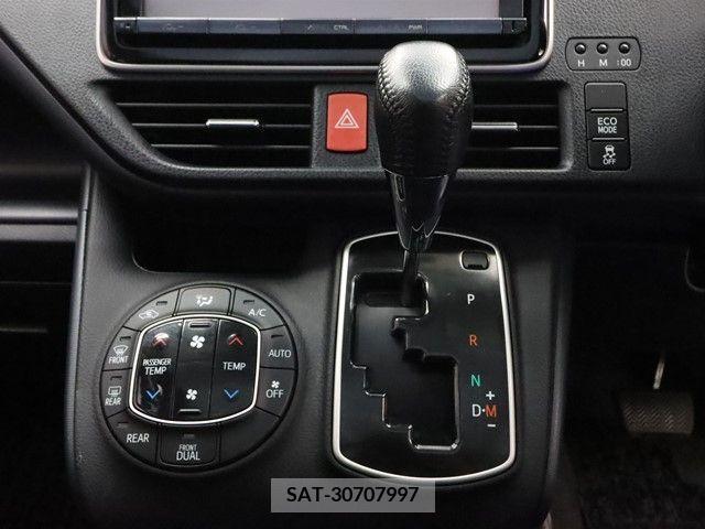 Toyota NOAH 2016-01 365097-11