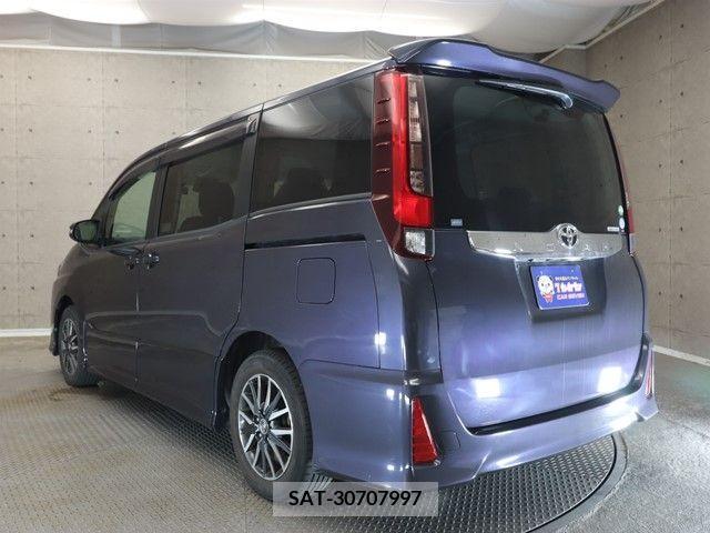 Toyota NOAH 2016-01 365097-24