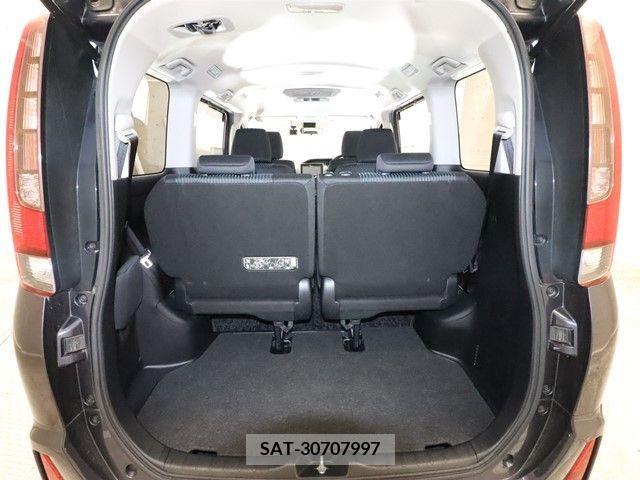 Toyota NOAH 2016-01 365097-8