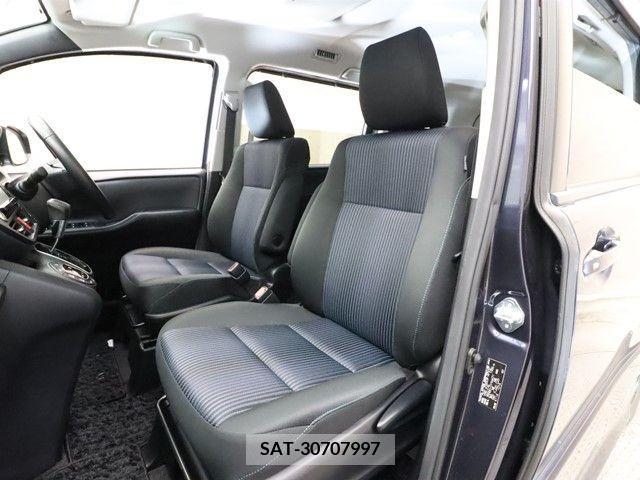Toyota NOAH 2016-01 365097-5