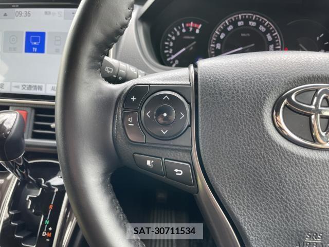 Toyota ESQUIRE 2018-10 331588-10