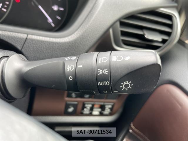 Toyota ESQUIRE 2018-10 331588-21
