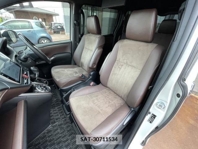 Toyota ESQUIRE 2018-10 331588-28