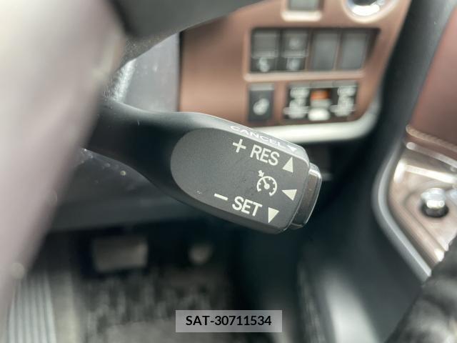 Toyota ESQUIRE 2018-10 331588-20