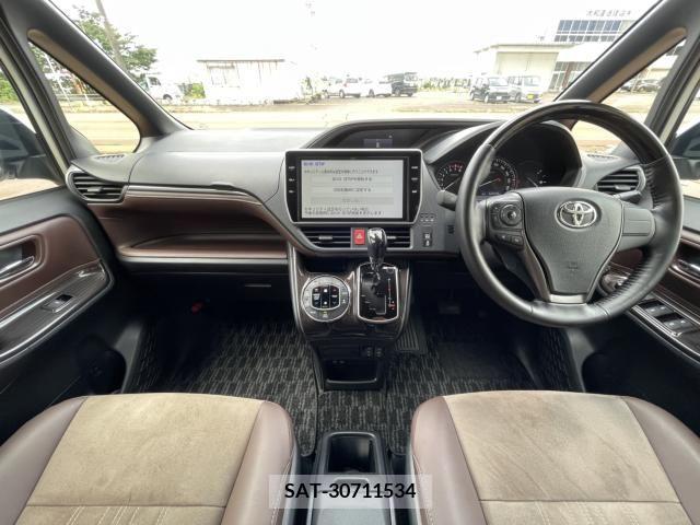 Toyota ESQUIRE 2018-10 331588-5