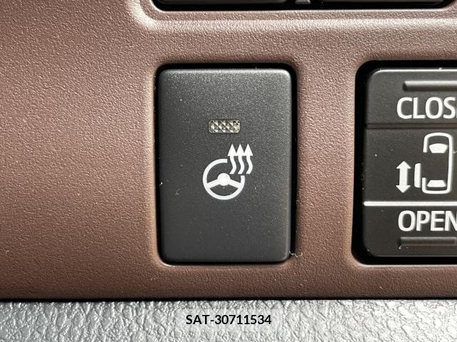 Toyota ESQUIRE 2018-10 331588-17