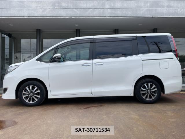 Toyota ESQUIRE 2018-10 331588-4