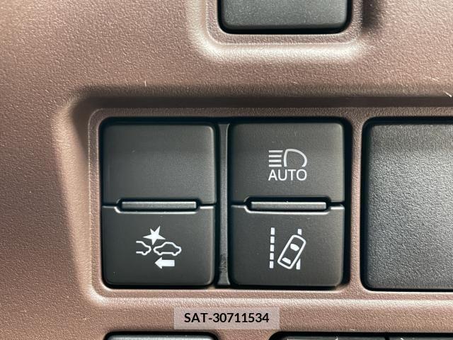Toyota ESQUIRE 2018-10 331588-16