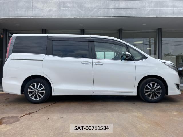 Toyota ESQUIRE 2018-10 331588-3