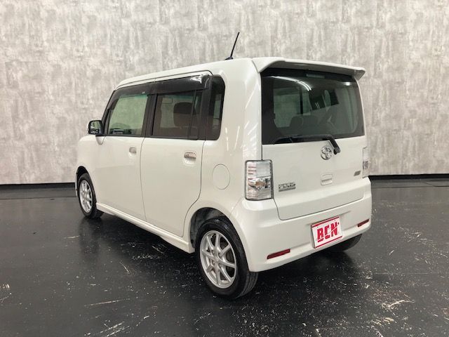 Toyota PIXIS SPACE 2013-05 28879-8