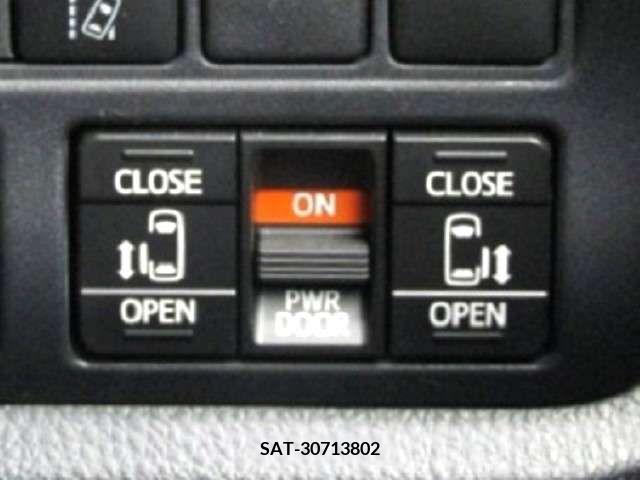 Toyota ESQUIRE 2017-04 216927-11