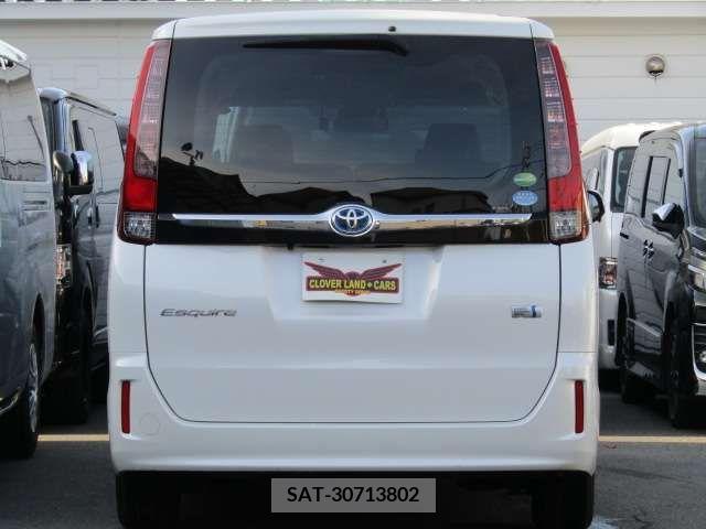 Toyota ESQUIRE 2017-04 216927-5