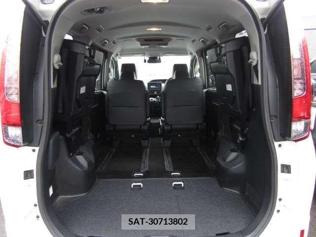 Toyota ESQUIRE 2017-04 216927-7