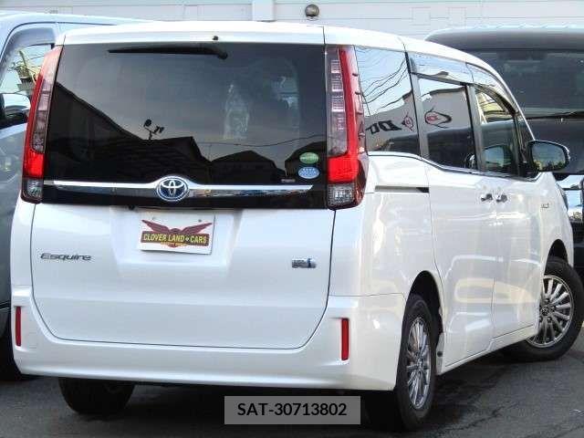 Toyota ESQUIRE 2017-04 216927-3