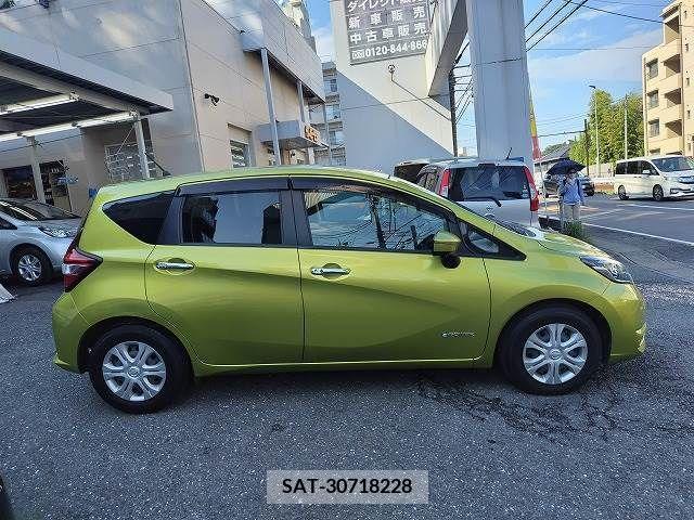 Nissan NOTE 2017-01 352598-20