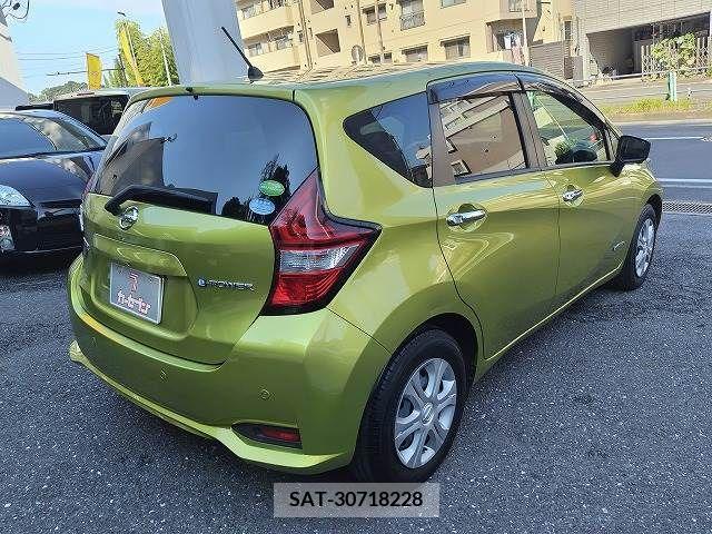 Nissan NOTE 2017-01 352598-19