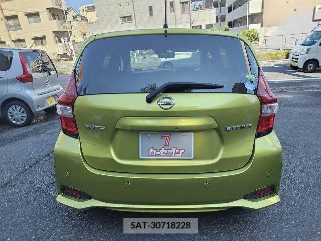 Nissan NOTE 2017-01 352598-18
