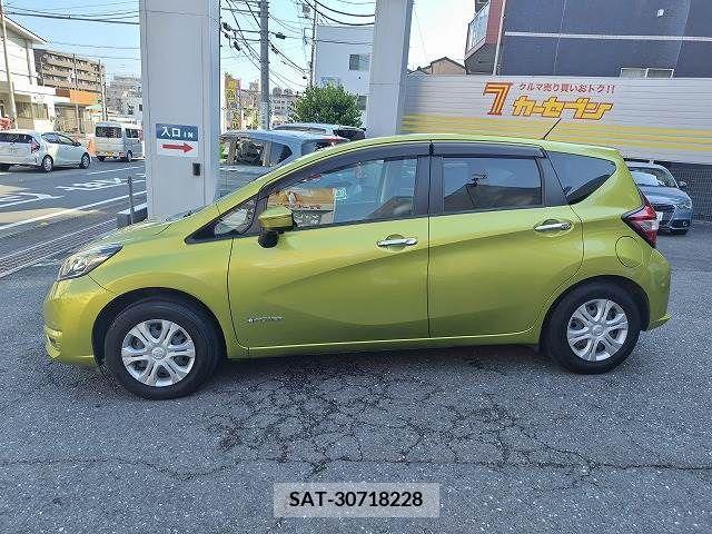 Nissan NOTE 2017-01 352598-17