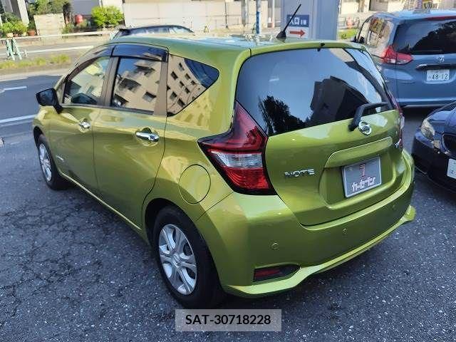 Nissan NOTE 2017-01 352598-2