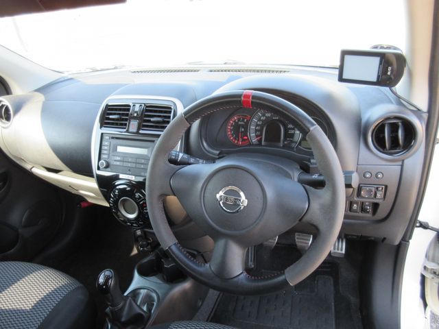 Nissan MARCH 2014-01 7523-1