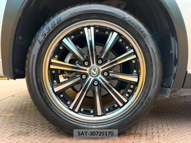 Lexus UX 2019-01 275920-11