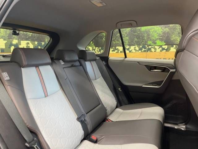 Toyota RAV4 2019-04 26604-10