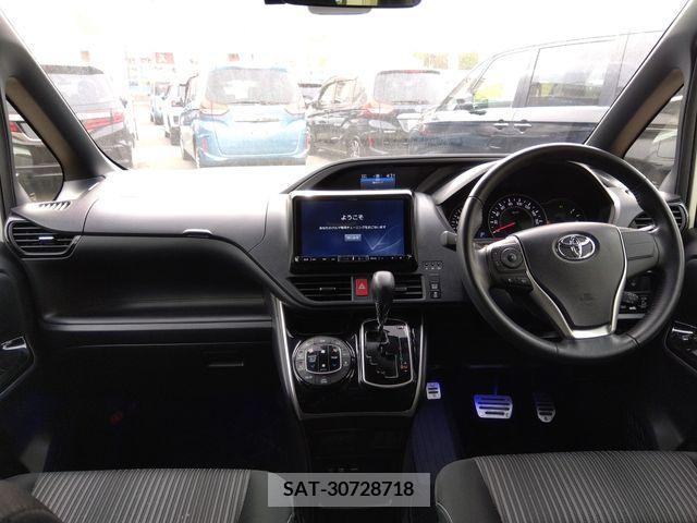 Toyota VOXY 2019-03 289488-2
