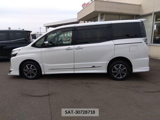 Toyota VOXY 2019-03 289488-4