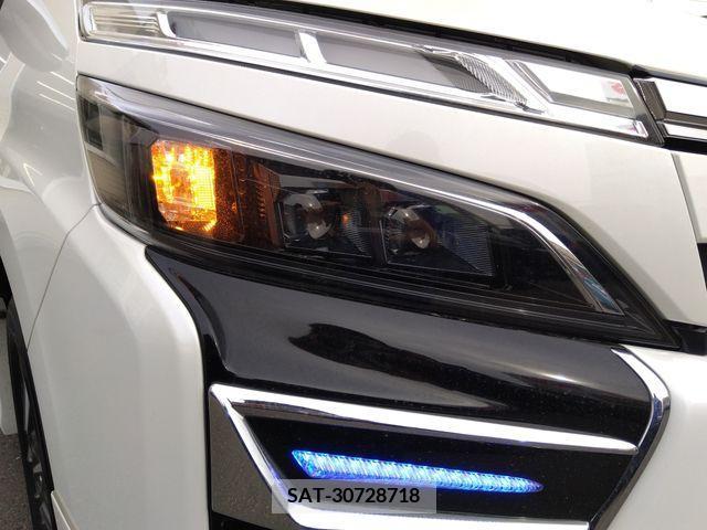 Toyota VOXY 2019-03 289488-5