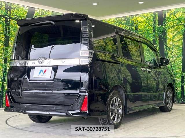 Toyota VOXY 2021-06 288956-18
