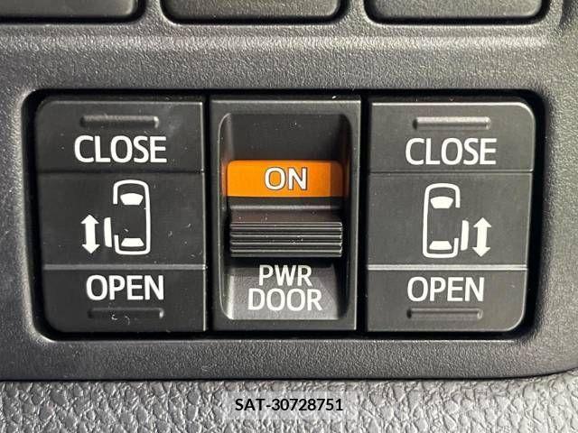 Toyota VOXY 2021-06 288956-3